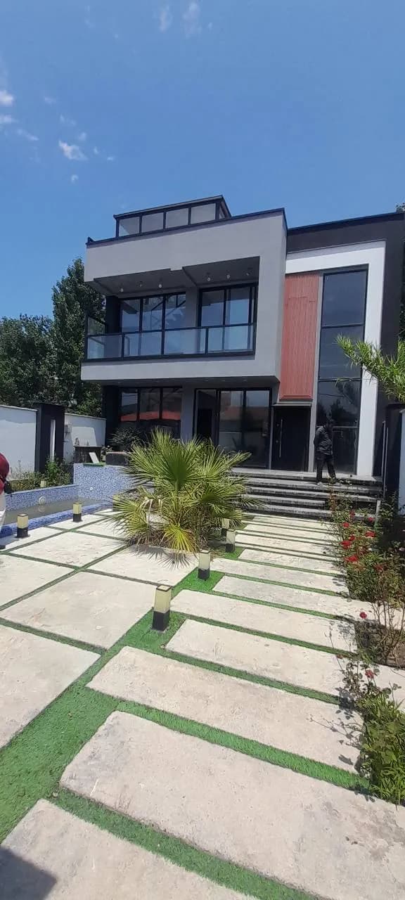 ویلای مسکونی رویال گاردن ۴